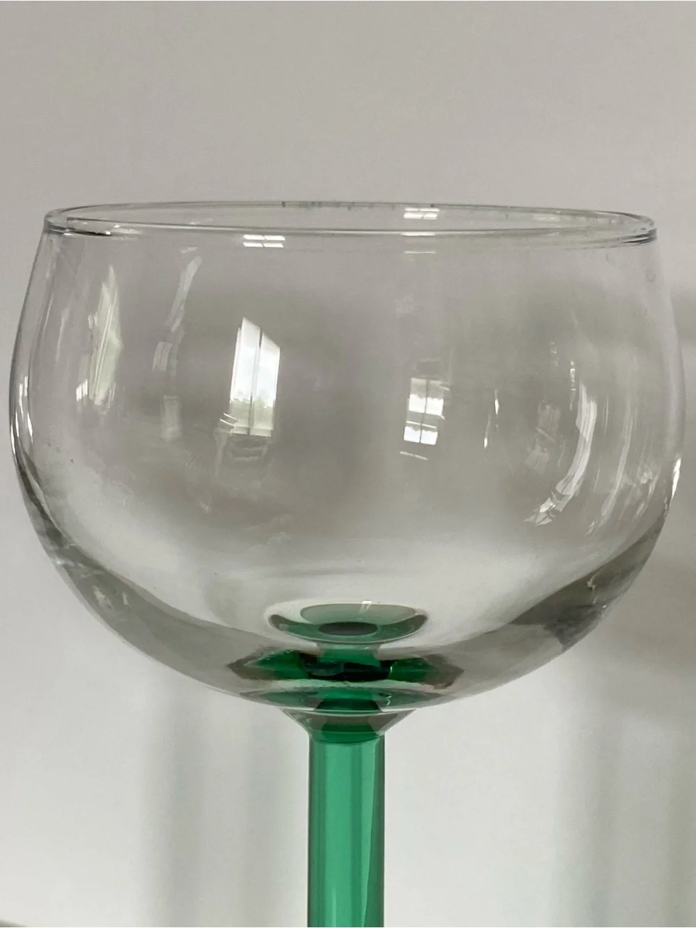 Vintage Luminarc Wine Glass Green Stem Set Of 2 Made In France Mint Cond! 6.25”.